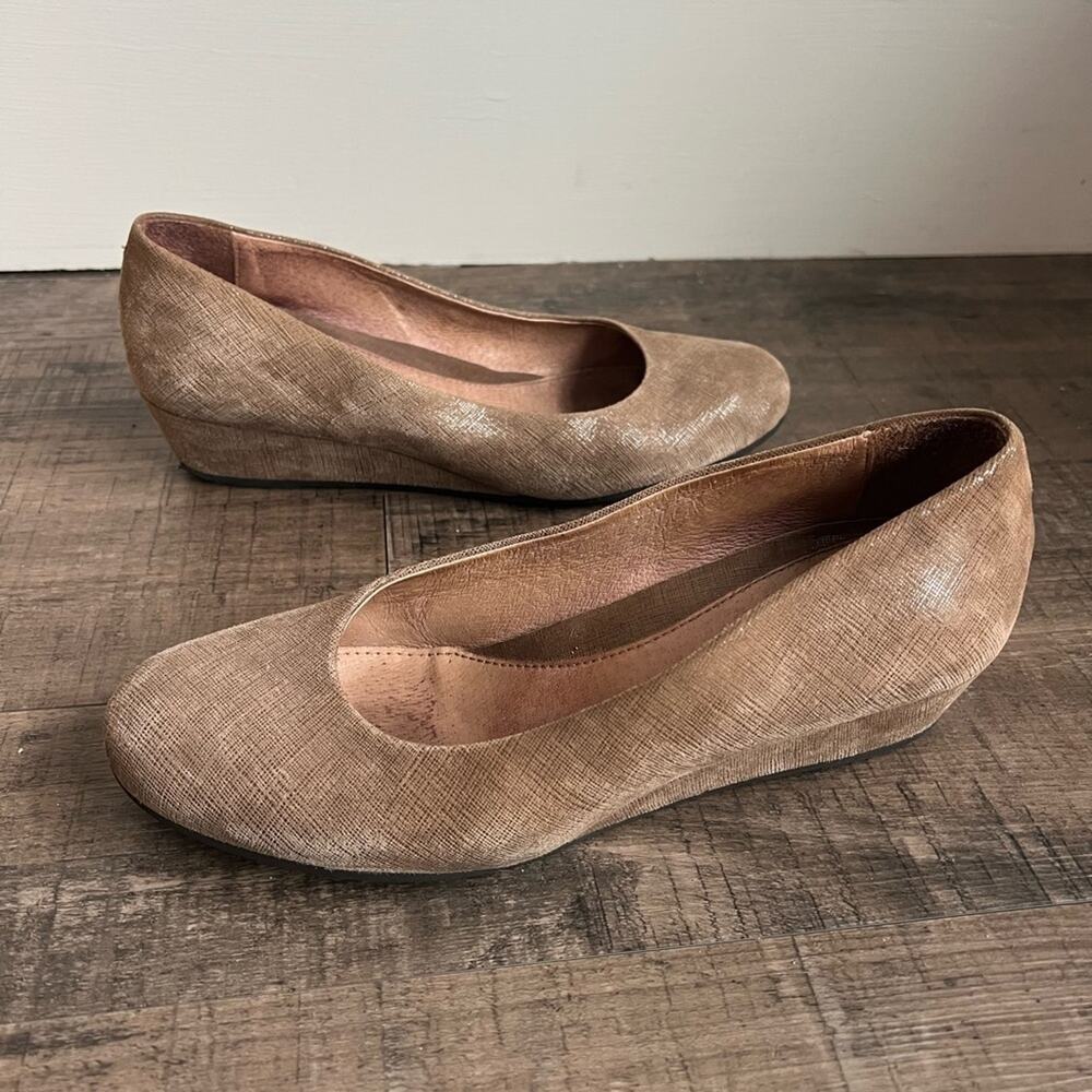 French Sole Taupe Textured Wedge Pumps